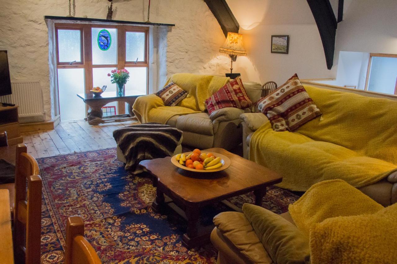 James John Hamilton House And Backpacker Hostel Fishguard Exteriör bild