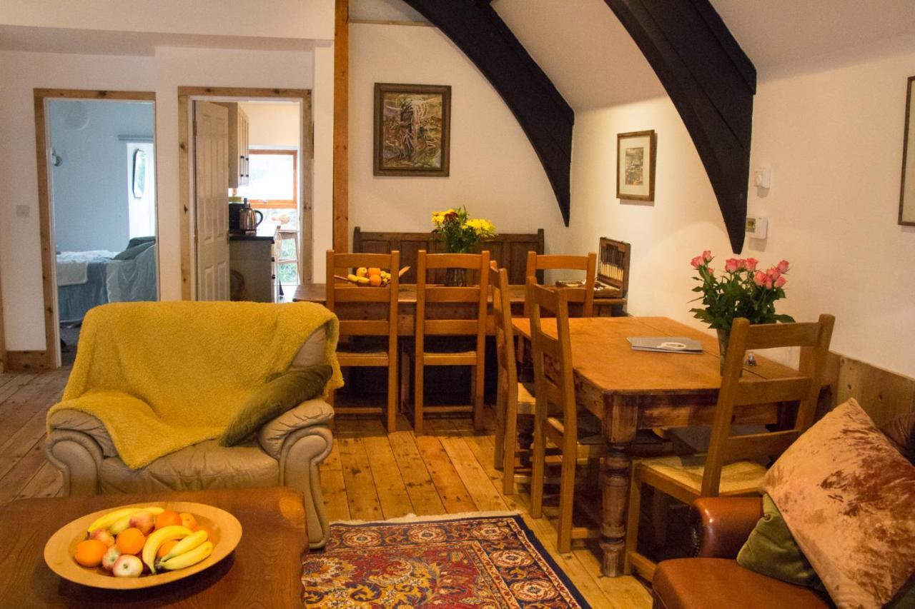 James John Hamilton House And Backpacker Hostel Fishguard Exteriör bild